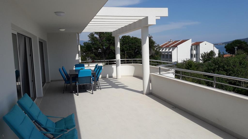 Villa-Apartments Karmel Kaštela Exterior foto